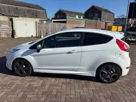 Ford Fiesta (2015) thumbnail 7