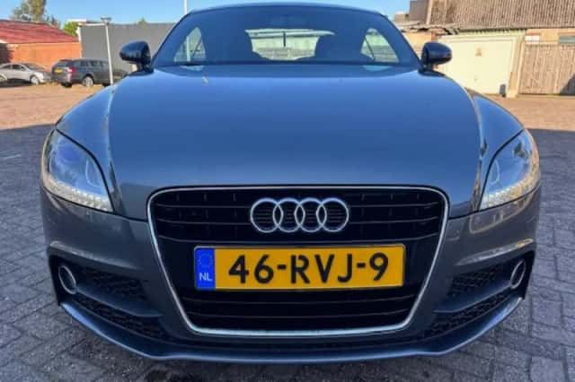 Audi TT (2011) thumbnail 2