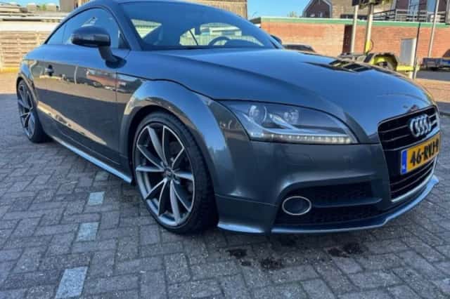 Audi TT (2011) thumbnail 3