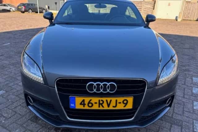Audi TT (2011) thumbnail 4