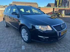 Volkswagen Passat (2009) thumbnail 3