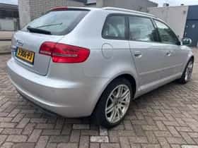 Audi A3 (2010) thumbnail 5