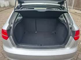 Audi A3 (2010) thumbnail 9