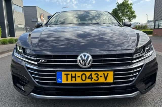 Volkswagen Arteon (2018) thumbnail 2