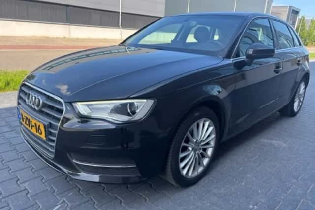 Audi A3 (2015) thumbnail 3
