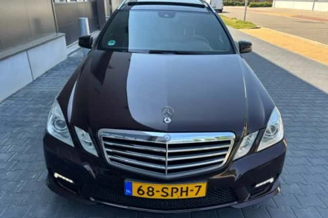 Mercedes-Benz E-Klasse (2011) thumbnail 4