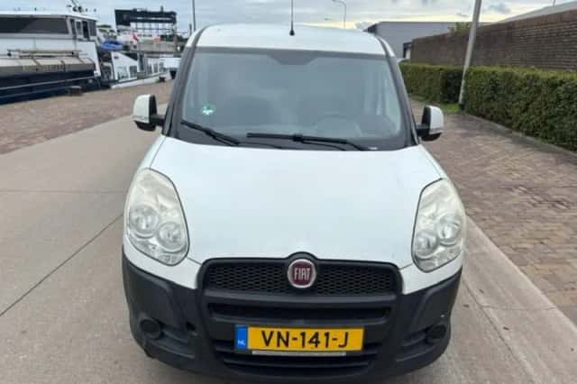 Fiat Doblo (2015) thumbnail 2