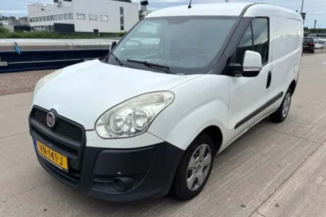 Fiat Doblo (2015) thumbnail 3