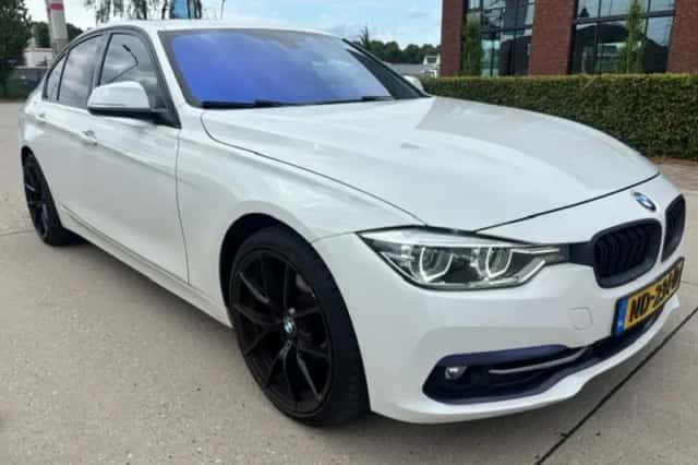 BMW 3-Serie (2016) thumbnail 1