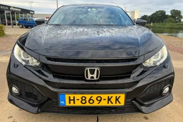Honda Civic (2018) thumbnail 4