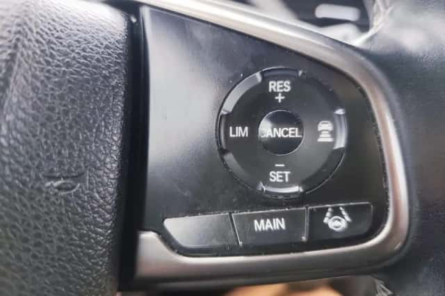 Honda Civic (2018) thumbnail 6