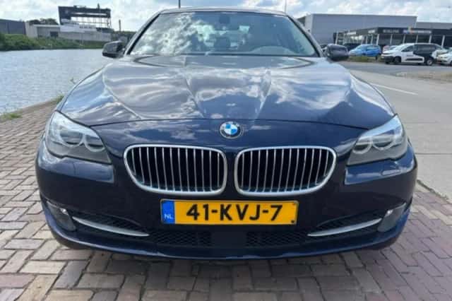 BMW 5-Serie (2010) thumbnail 2