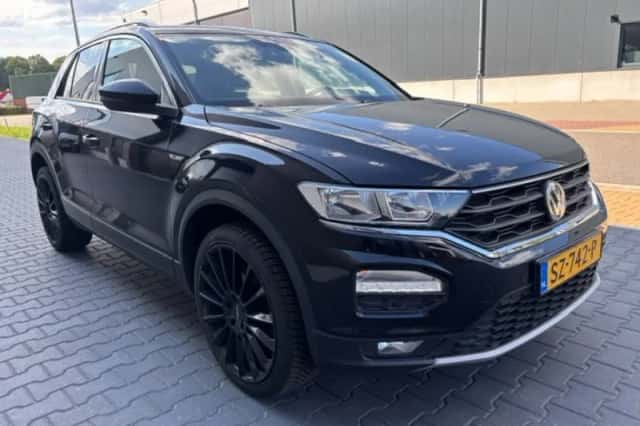 Volkswagen T-Roc (2018) thumbnail 1