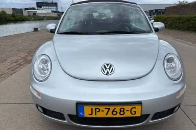 Volkswagen NEW BEETLE (2006) thumbnail 2