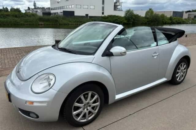 Volkswagen NEW BEETLE (2006) thumbnail 3