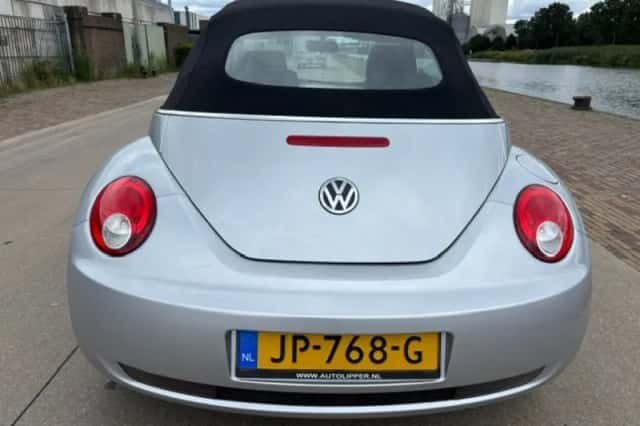 Volkswagen NEW BEETLE (2006) thumbnail 6