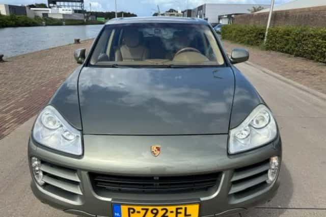 Porsche Cayenne (2008) thumbnail 2