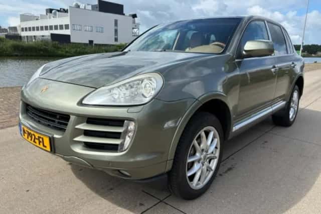 Porsche Cayenne (2008) thumbnail 4