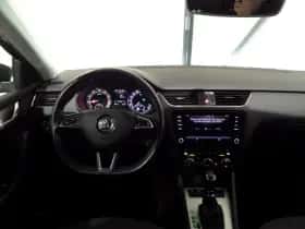 Škoda Octavia (2019) thumbnail 13
