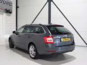 Škoda Octavia (2019) thumbnail 9