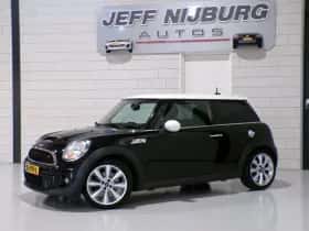 MINI Mini (2010) thumbnail 2