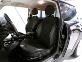 MINI Mini (2010) thumbnail 16