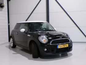 MINI Mini (2010) thumbnail 3