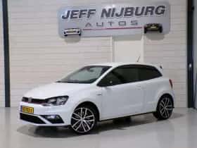 Volkswagen Polo (2015) thumbnail 2