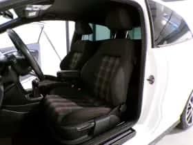 Volkswagen Polo (2015) thumbnail 22