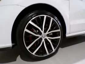 Volkswagen Polo (2015) thumbnail 26