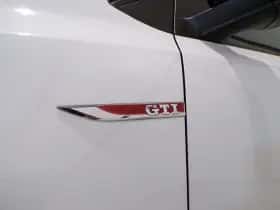 Volkswagen Polo (2015) thumbnail 6