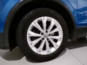Volkswagen Tiguan (2016) thumbnail 23