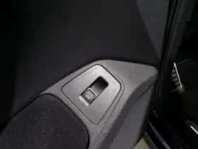 Volkswagen Tiguan (2018) thumbnail 14