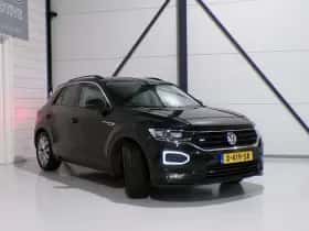 Volkswagen T-Roc (2018) thumbnail 3