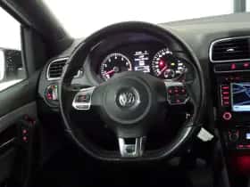 Volkswagen Polo (2013) thumbnail 12