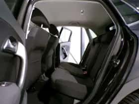 Volkswagen Polo (2010) thumbnail 23