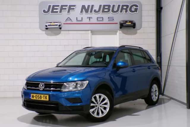Volkswagen Tiguan (2016) thumbnail 1