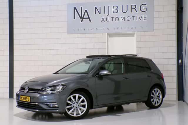 Volkswagen Golf (2017) thumbnail 2