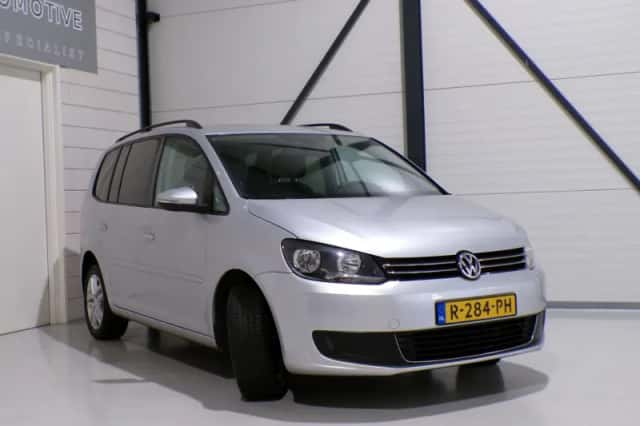 Volkswagen Touran (2013) thumbnail 4