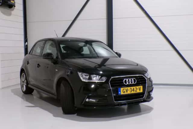 Audi A1 (2015) thumbnail 3