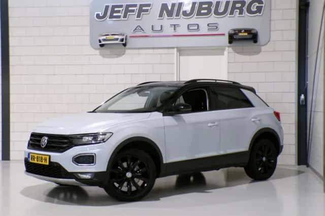 Volkswagen T-Roc (2018) thumbnail 2
