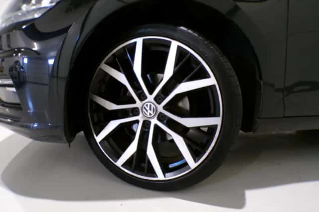 Volkswagen Golf (2018) thumbnail 5