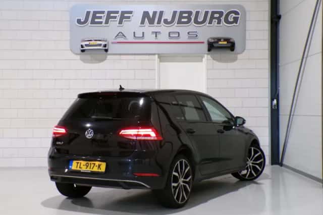 Volkswagen Golf (2018) thumbnail 6