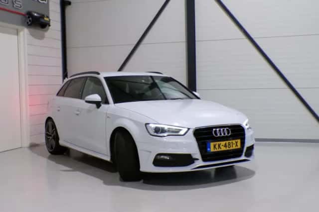 Audi A3 (2016) thumbnail 3
