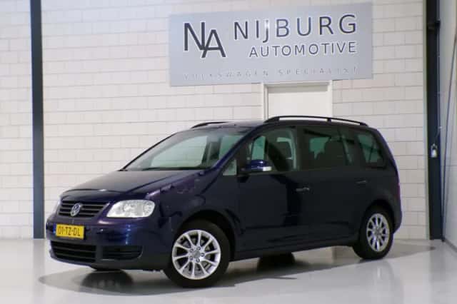 Volkswagen Touran (2006) thumbnail 2