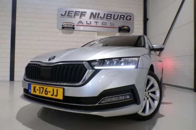 Škoda Octavia (2021) thumbnail 5