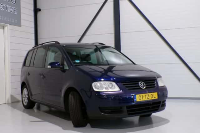 Volkswagen Touran (2006) thumbnail 3
