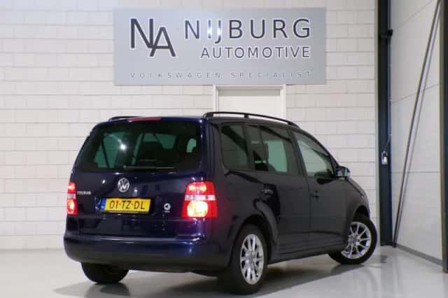 Volkswagen Touran (2006) thumbnail 6