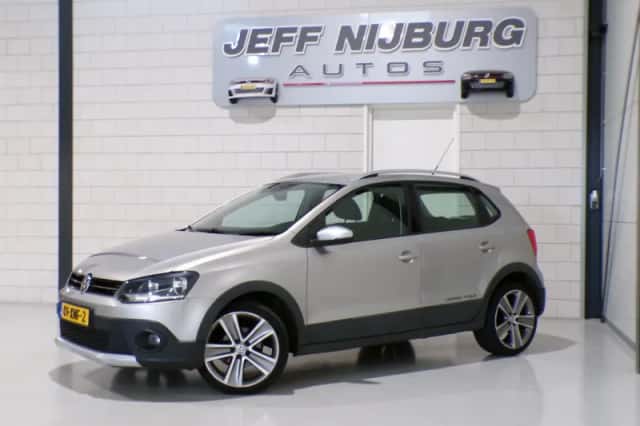 Volkswagen Polo (2012) thumbnail 2