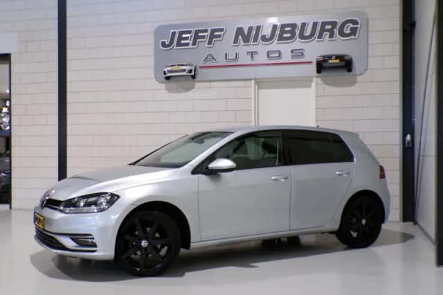 Volkswagen Golf (2019) thumbnail 2